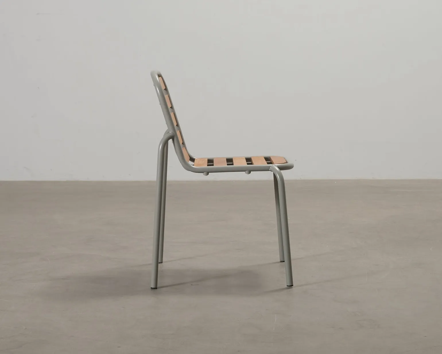 Normann Copenhagen Vig Robinia stol ljusgrå