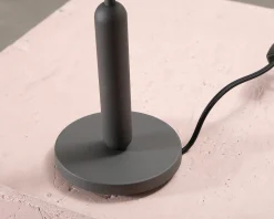 Nuura Miira bordslampa mörkgrå