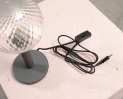 Nuura Miira bordslampa mörkgrå