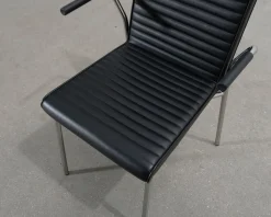 Offecct Quick karmstol svart