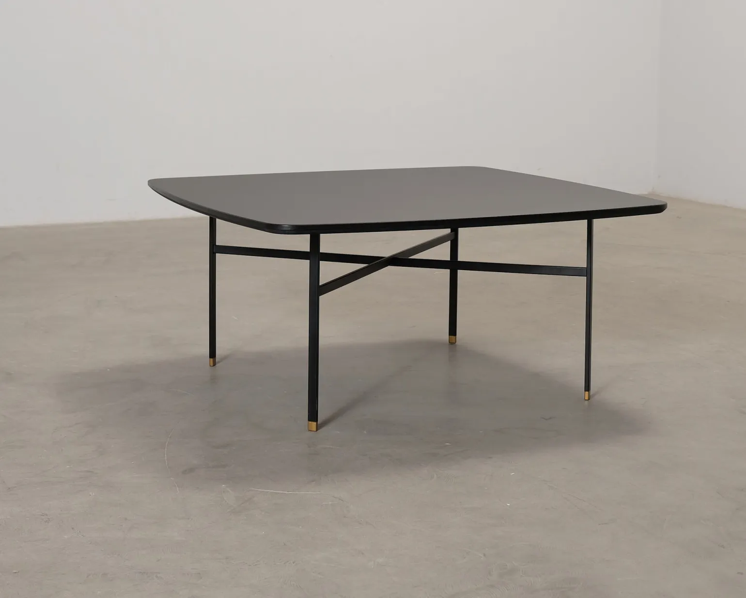 Opus soffbord svart