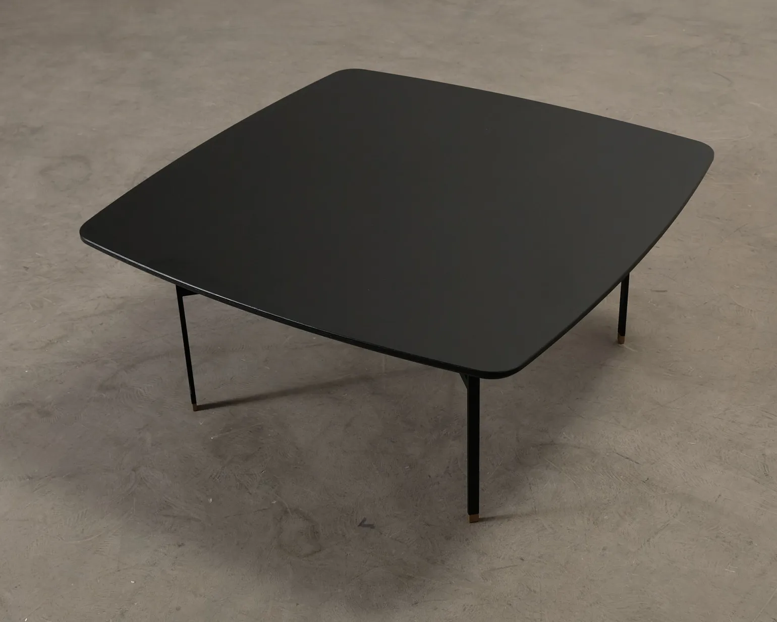 Opus soffbord svart