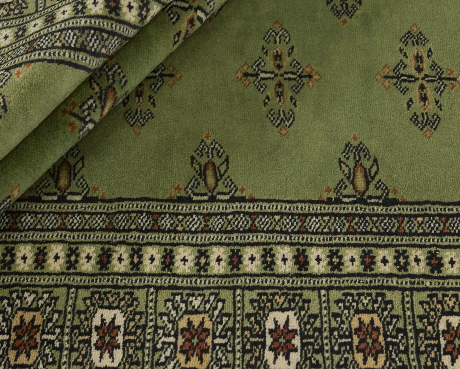 Pakistan handknotted orientalisk matta 135 x 209 cm