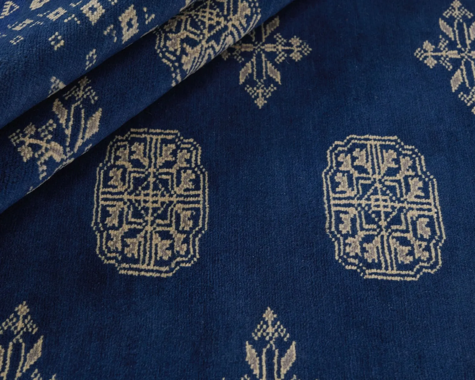 Pakistan handknotted orientalisk matta 135 x 202 cm
