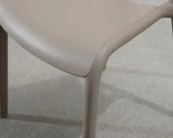 Plaststol för barn grå