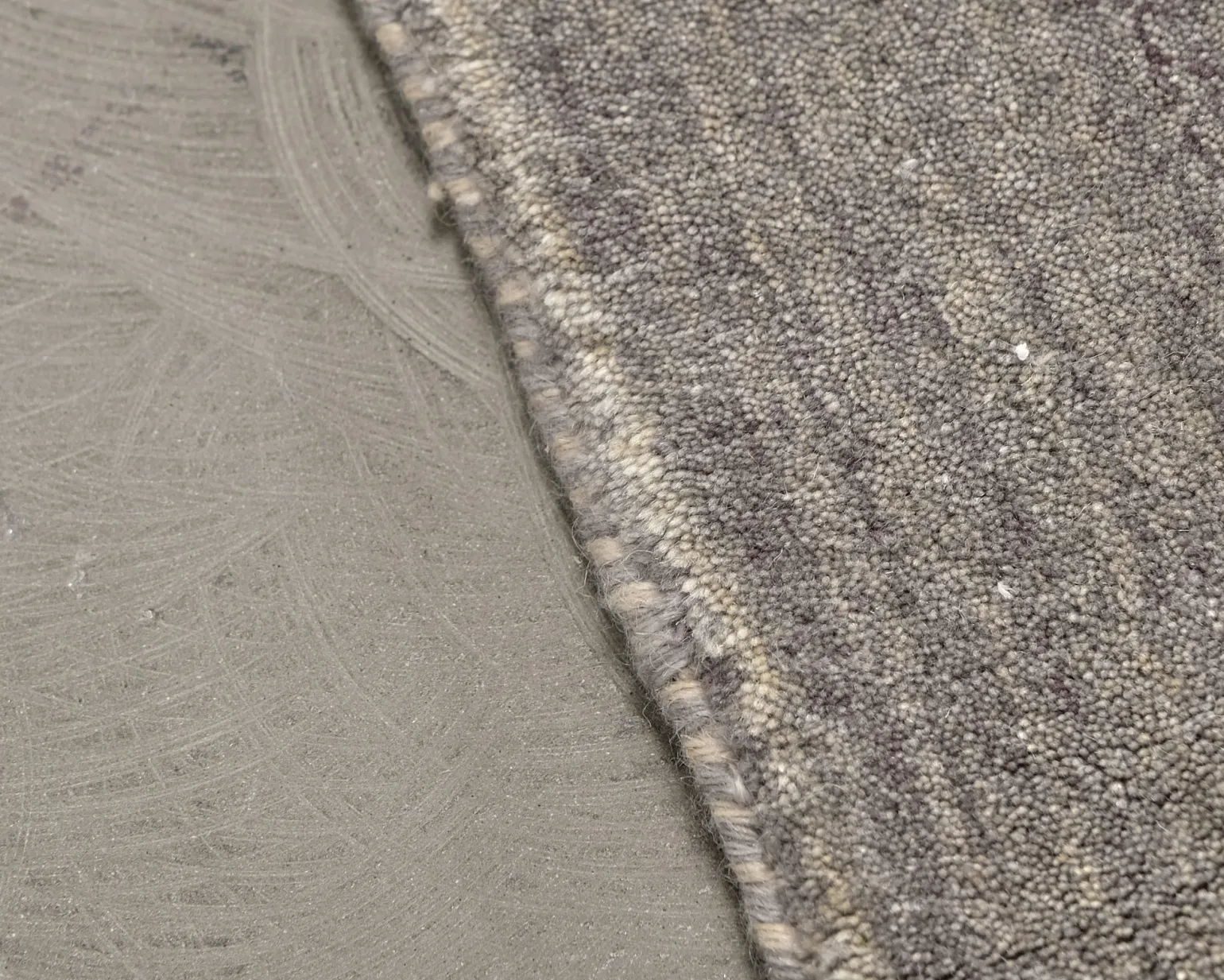 Rugvista Loribaf Loom Fine Delta matta 190 x 290 cm grå