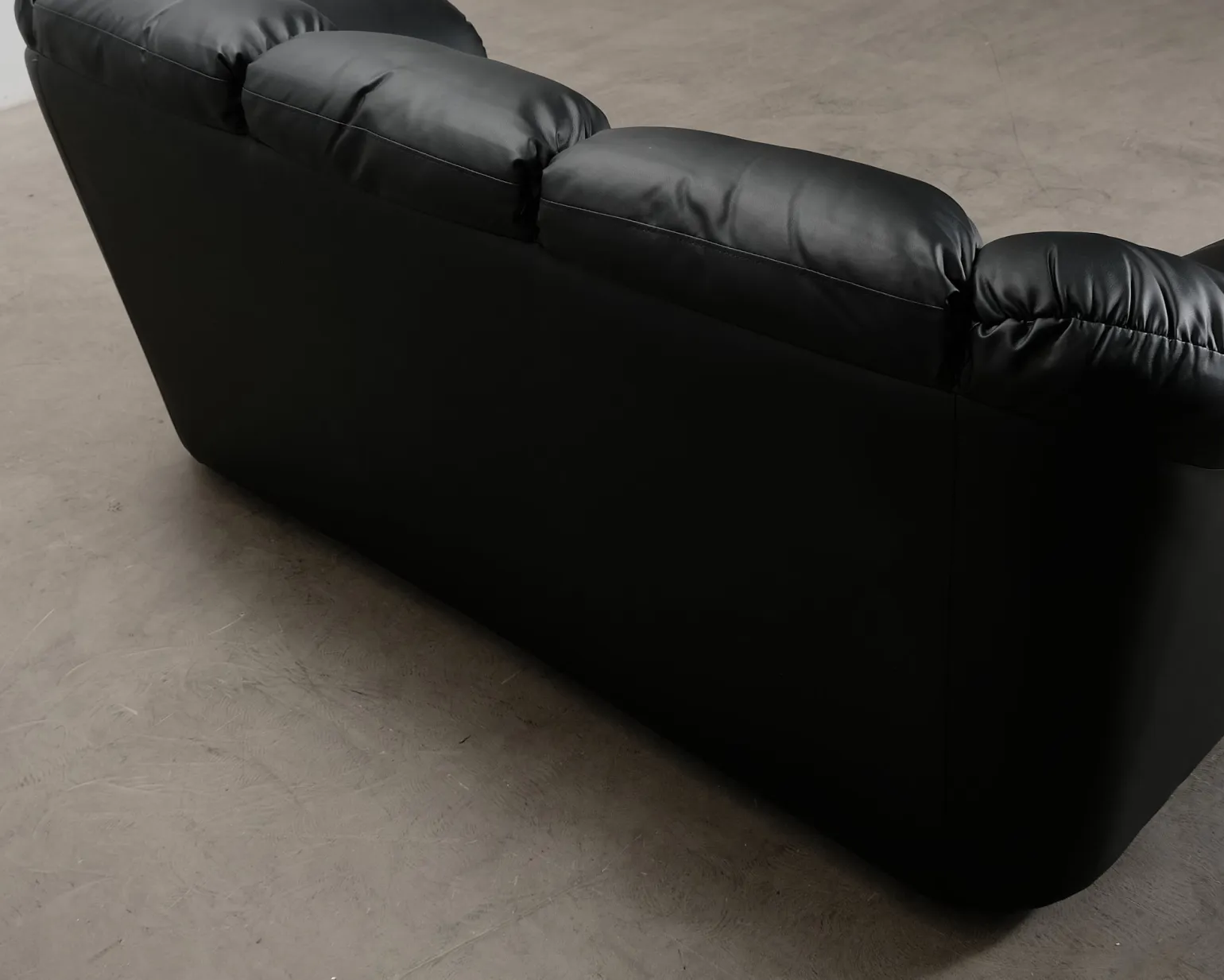 Salvador 3-sits soffa svart