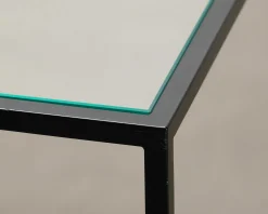Sidobord med glasyta svart