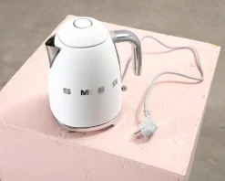 Smeg vattenkokare 1,7 L mattvit