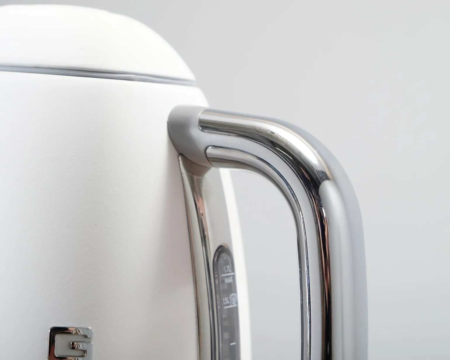 Smeg vattenkokare 1,7 L mattvit
