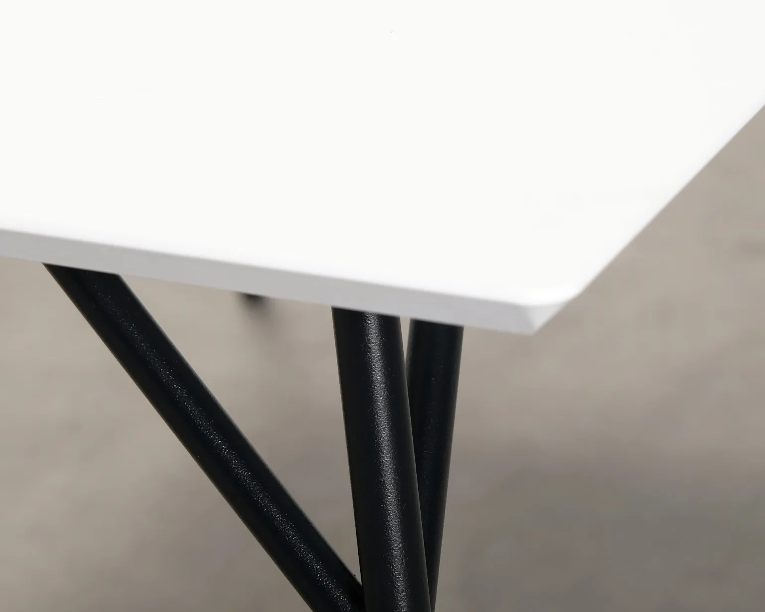 Sofacompany Allie matbord 150 cm vit / svart
