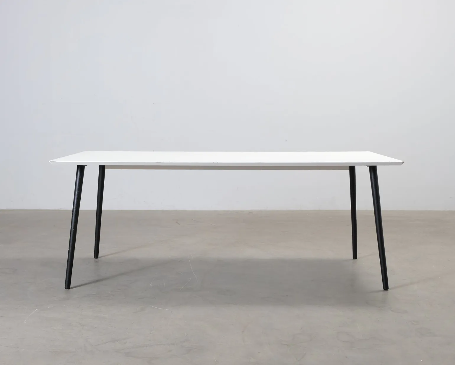 Sofacompany Allie matbord vit / svart
