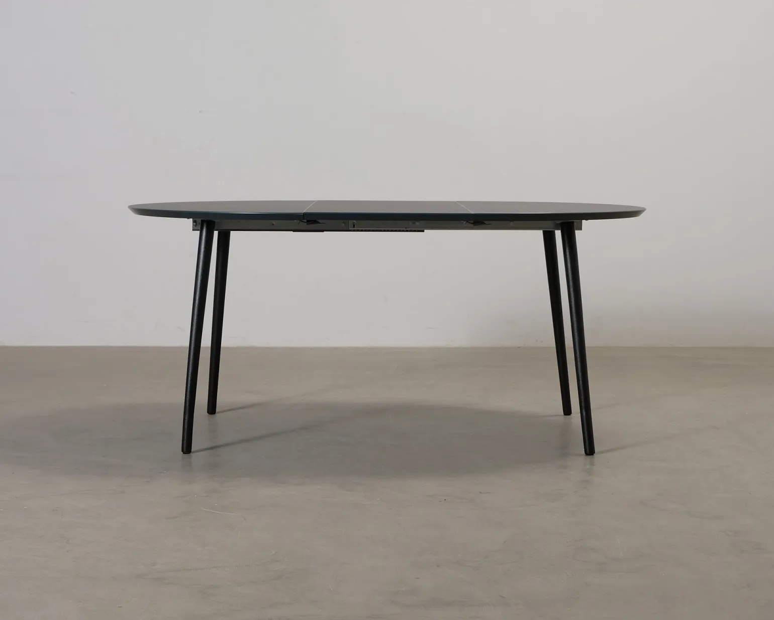Sofacompany Amelia förlängningsbart matbord 120–170 cm svart
