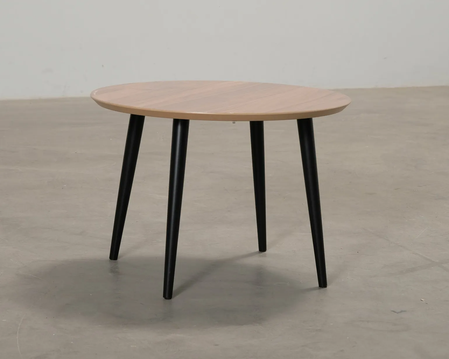 Sofacompany Hubert soffbord ø 60 cm valnöt