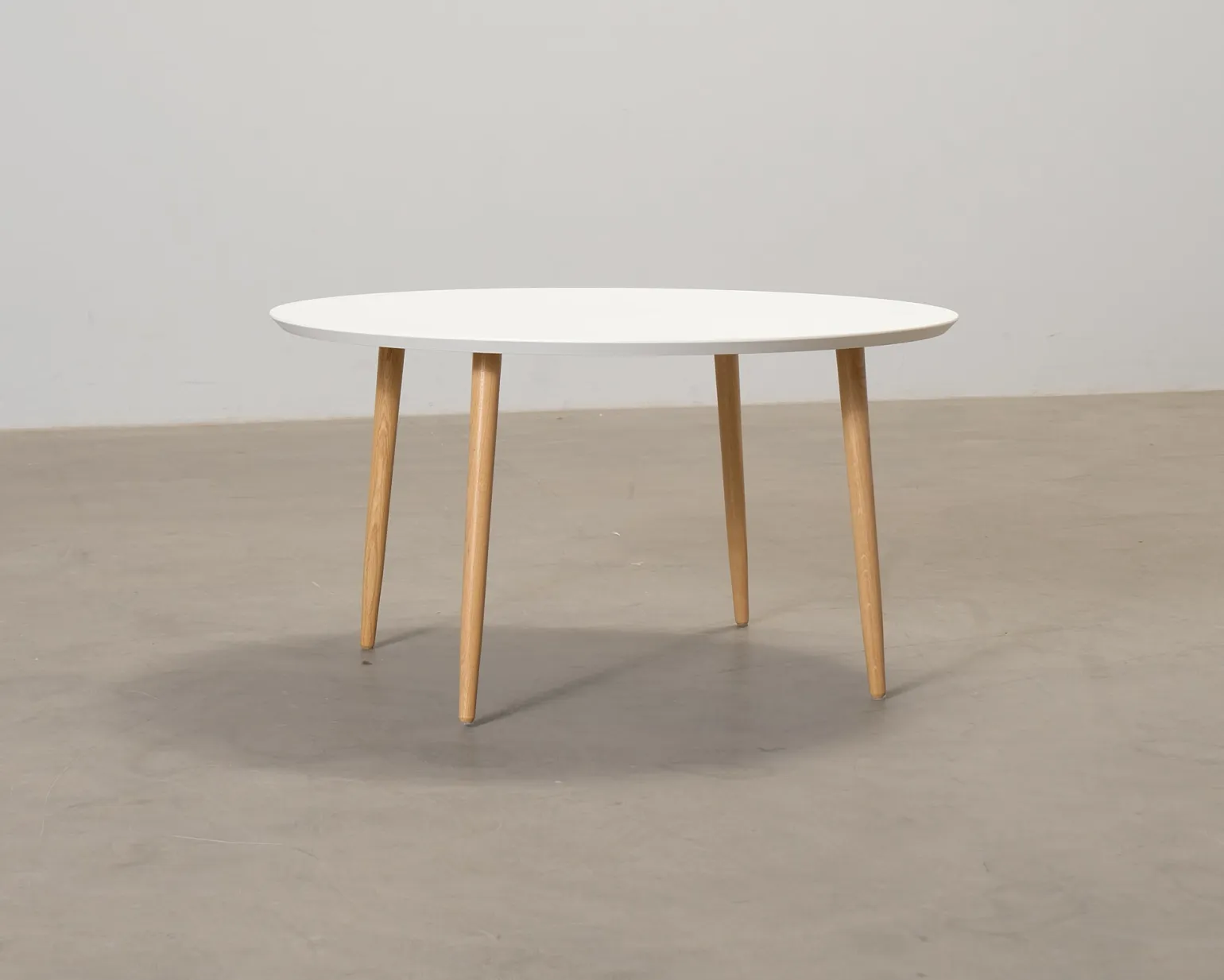 Sofacompany Hubert soffbord ø 90 cm vit / ek