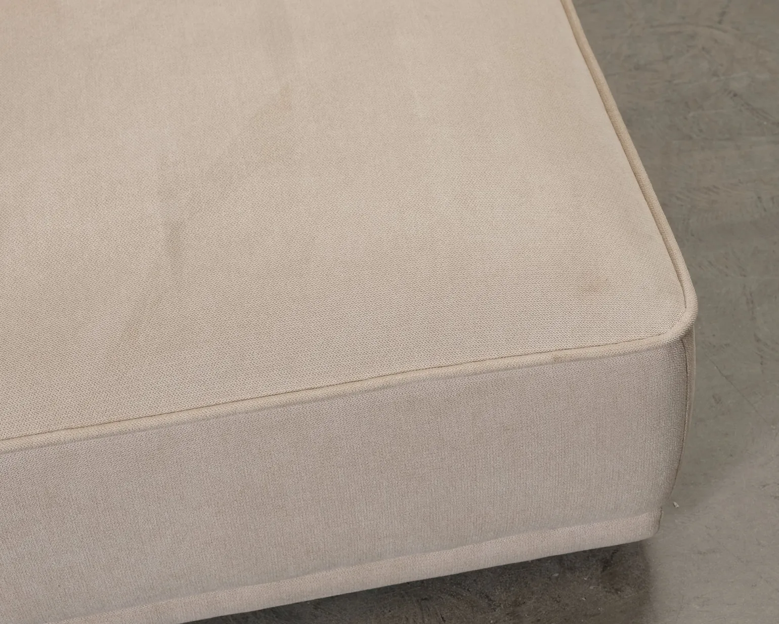 Sofacompany Leonora fotpall beige