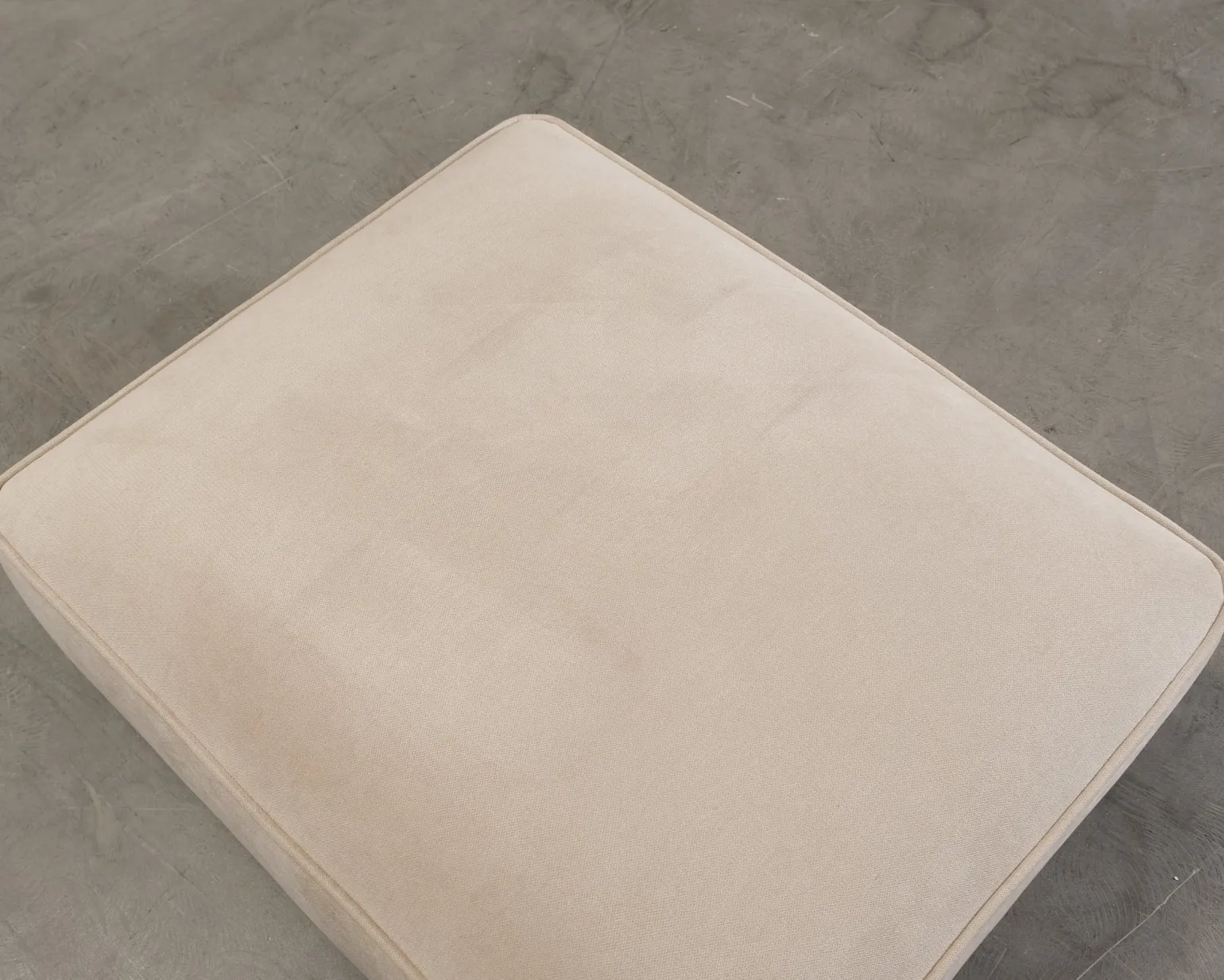 Sofacompany Leonora fotpall beige
