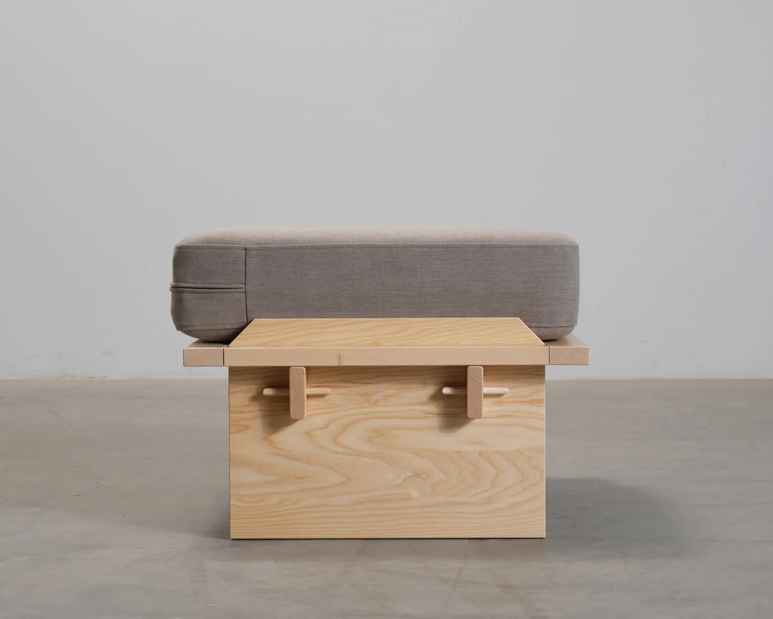 Sofacompany Wilson fotpall / soffbord beige
