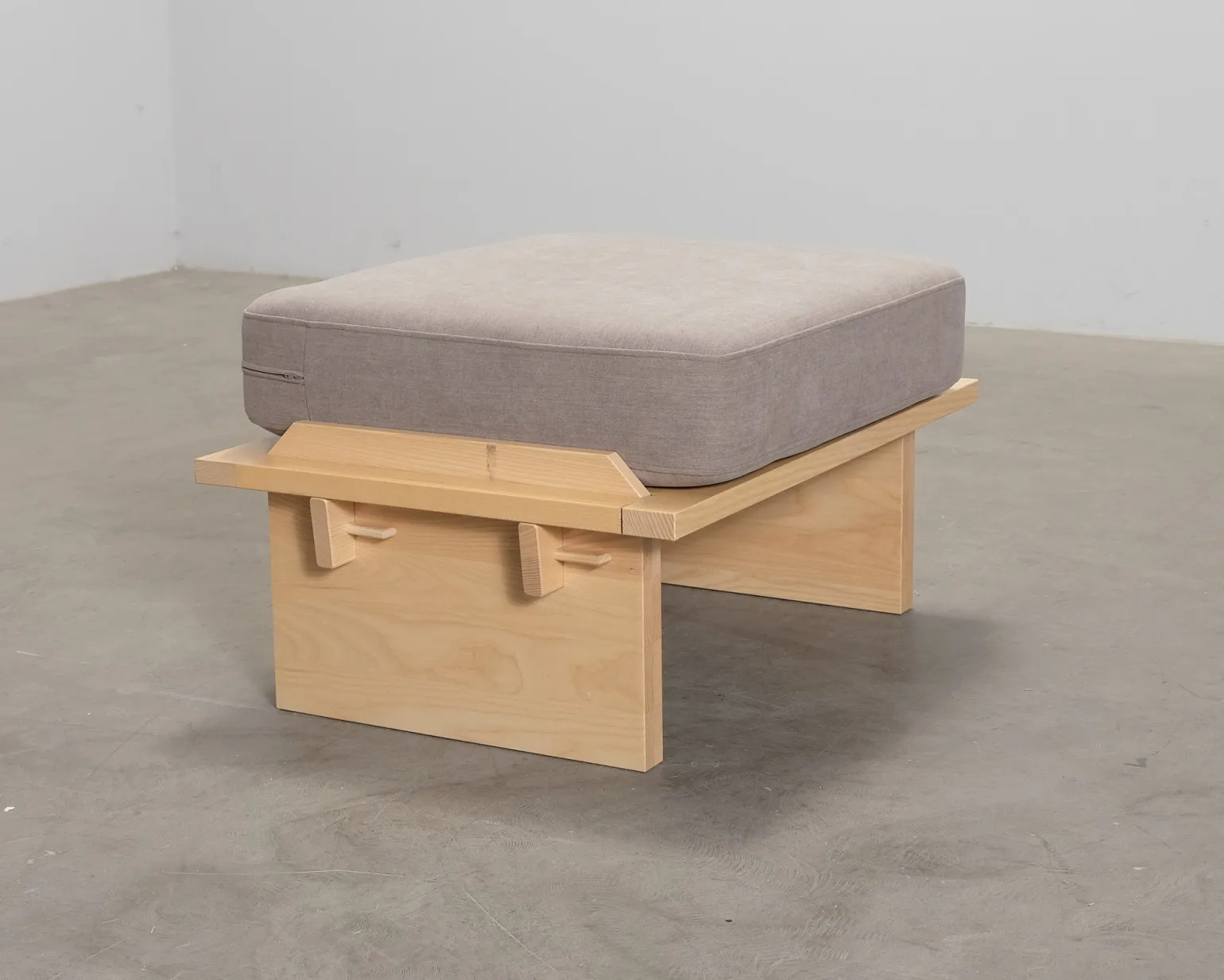 Sofacompany Wilson fotpall / soffbord beige