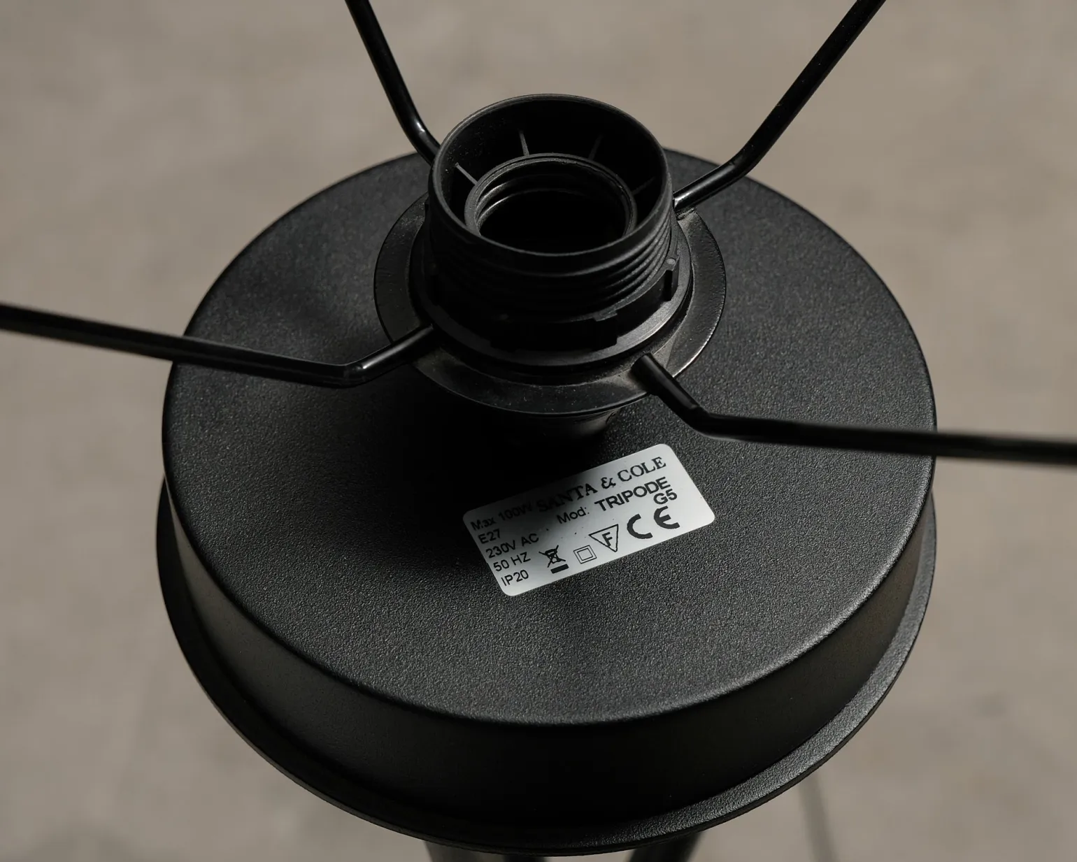 Stant & Cole Tripode G5 golvlampa svart