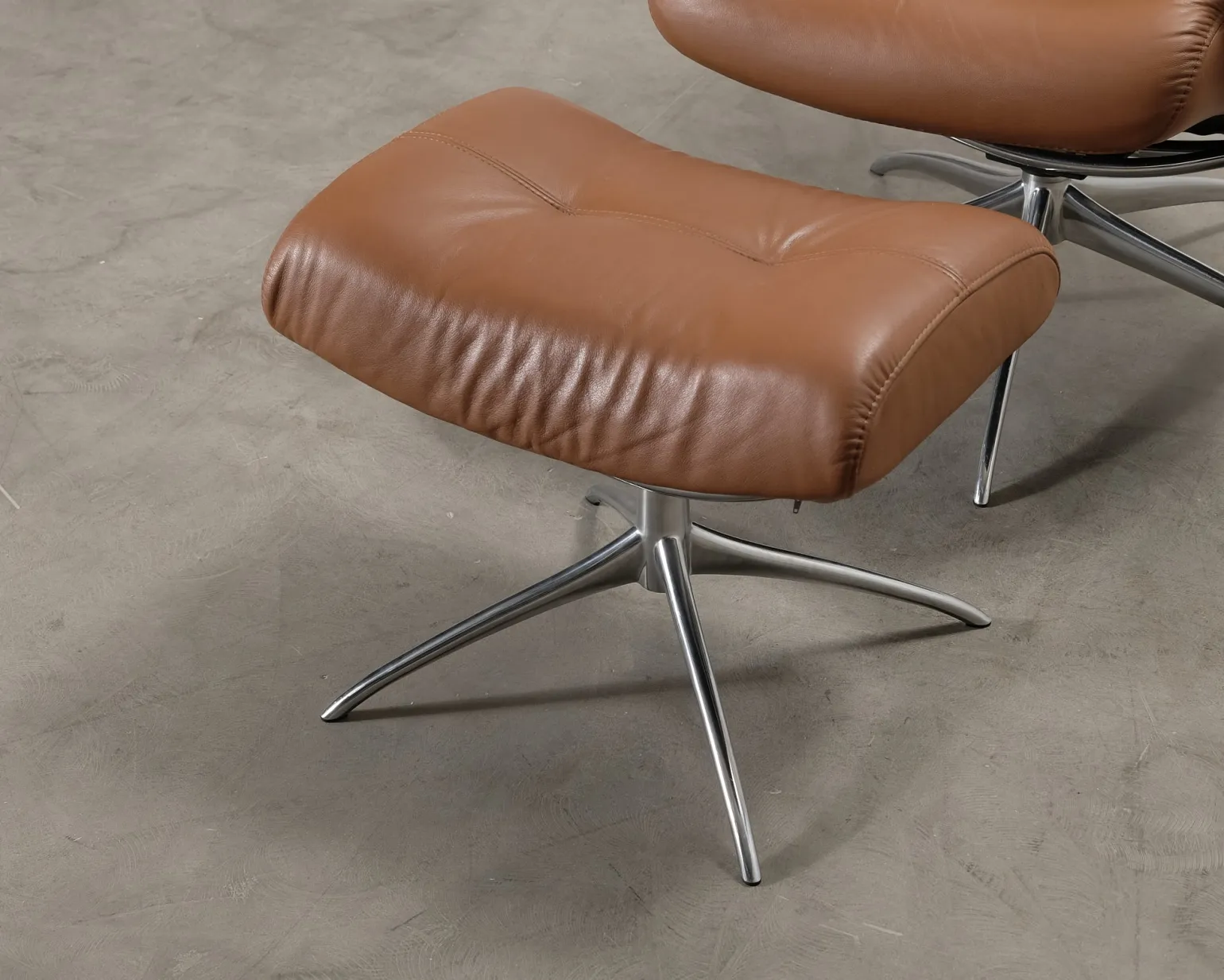 Stressless reclinerfåtölj med fotpall brunt läder