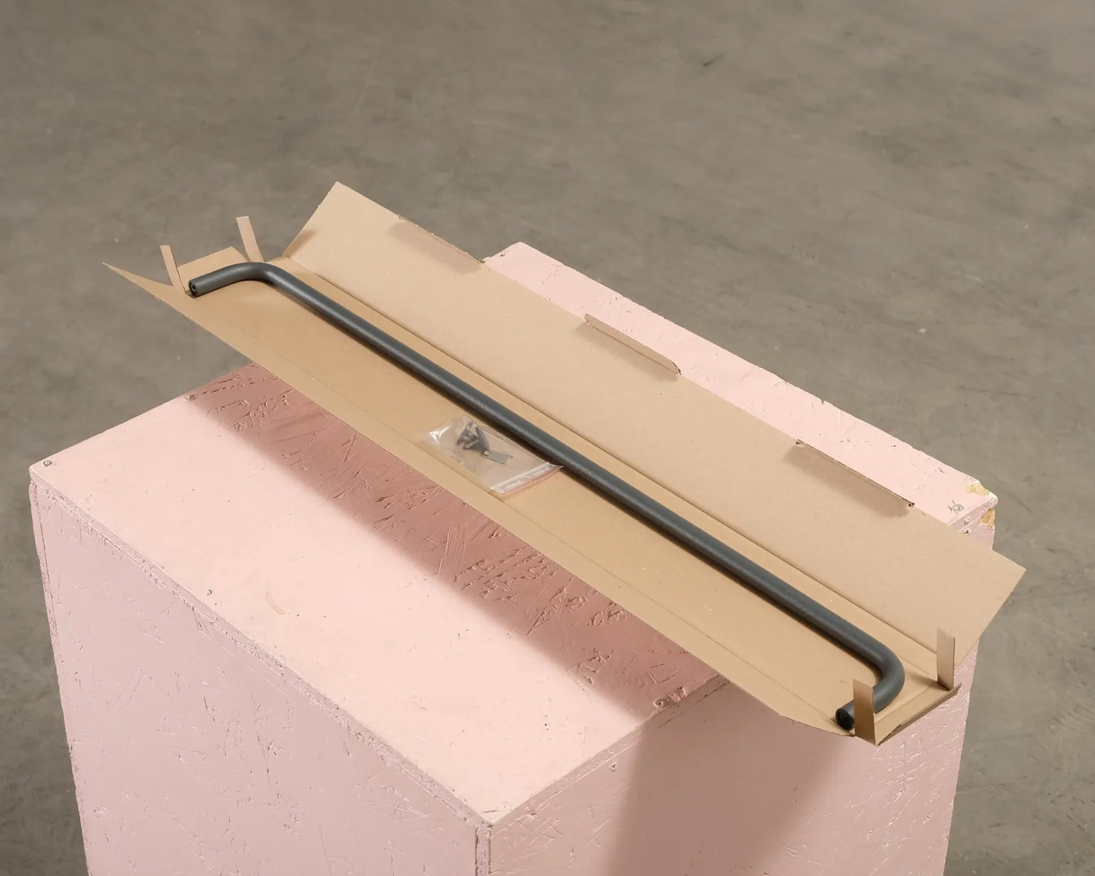 String Systems metallstång 71 cm antracit