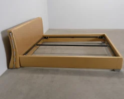 Tarun sängram 180 cm guld