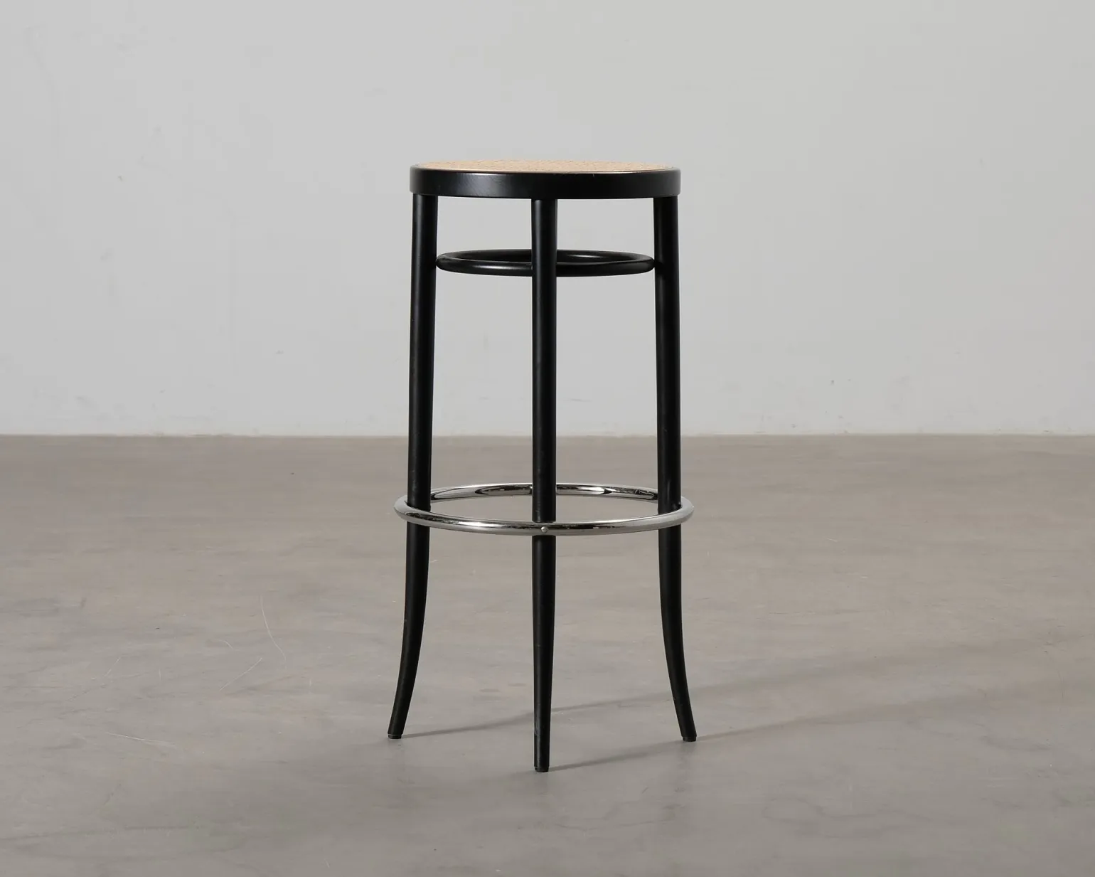 Thonet 204 RH barstol svart / rotting