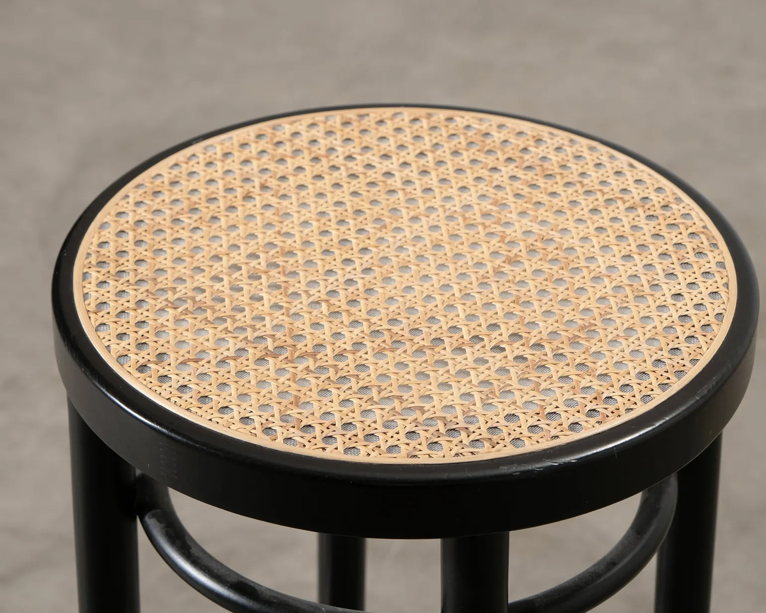 Thonet 204 RH barstol svart / rotting