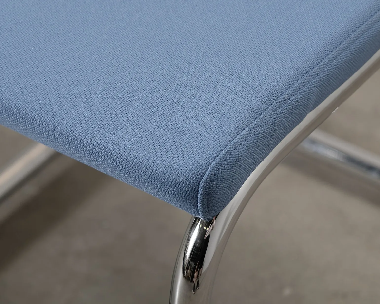 Thonet S 43 stol blå / beige