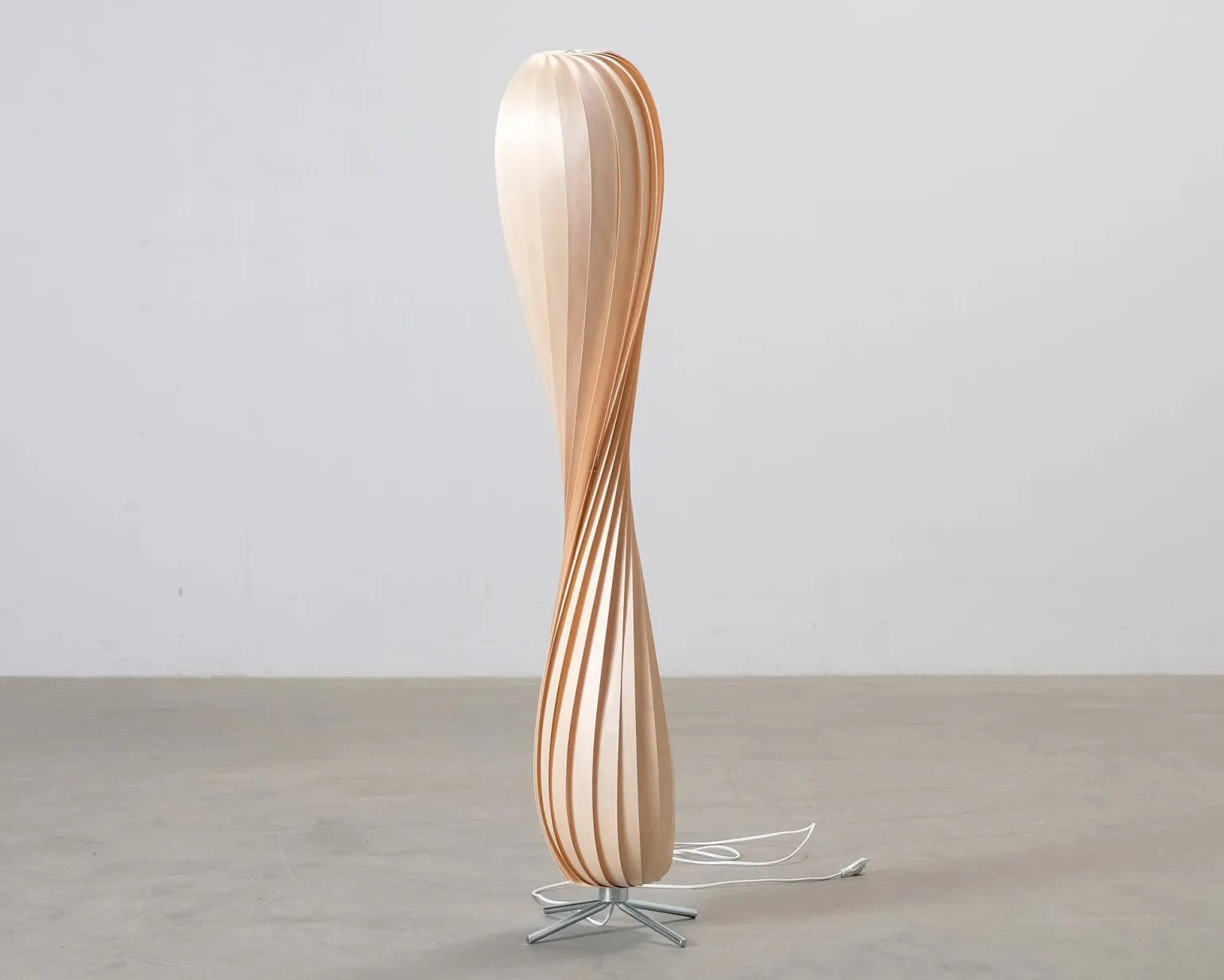 Tom Rossau TR7 golvlampa Natural