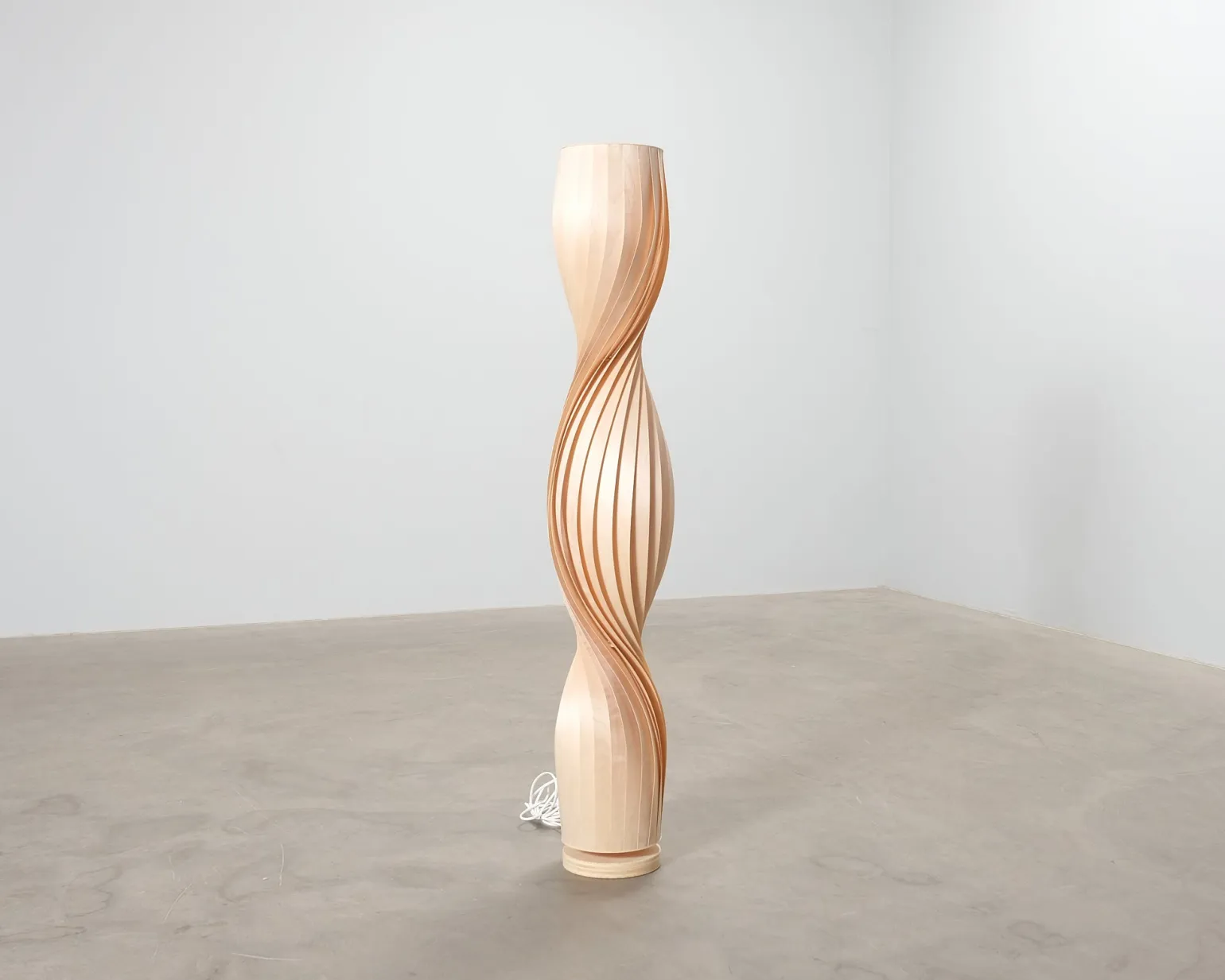 Tom Rossau TR4 golvlampa natural / björk
