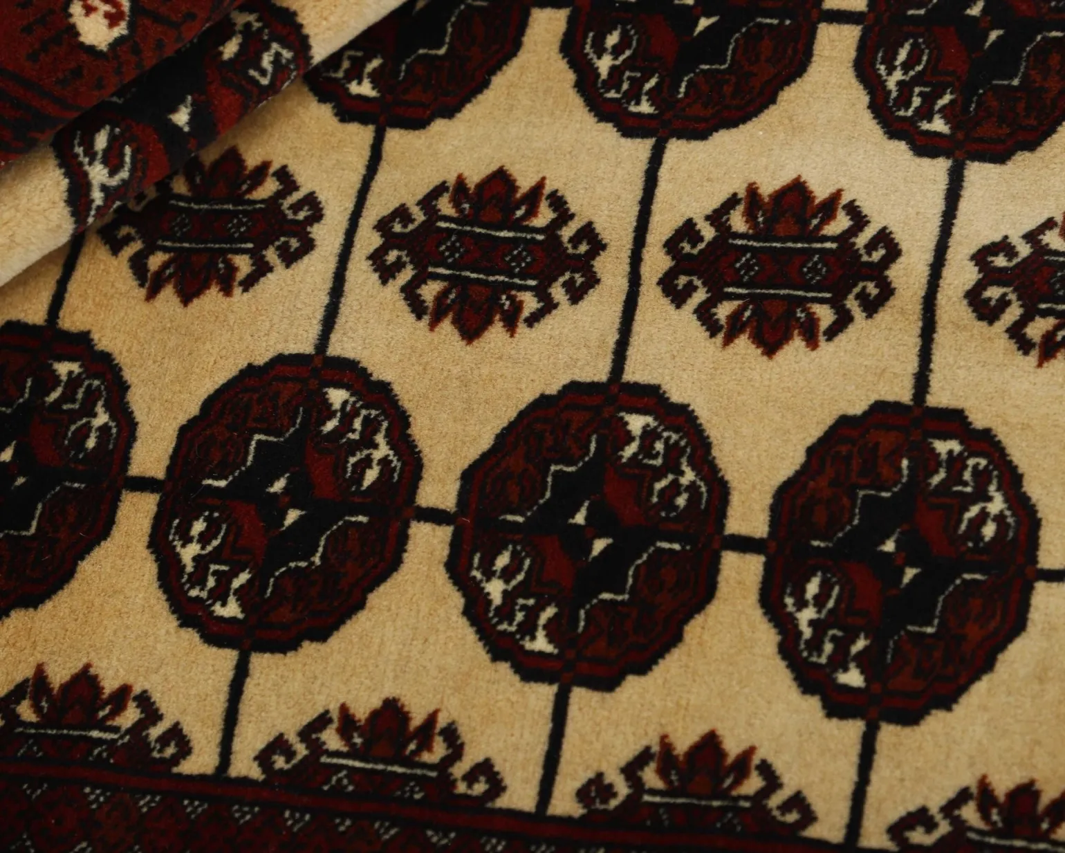 Torkaman Fine orientalisk matta 136 x 185 cm