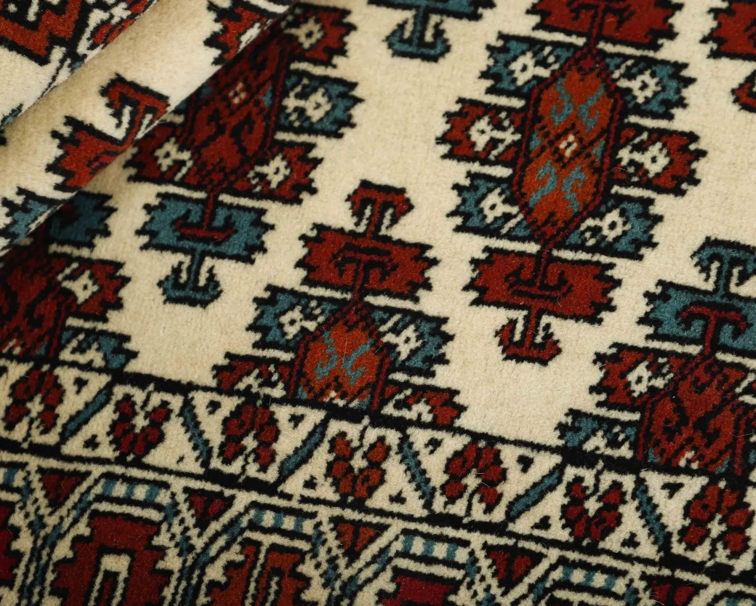Torkaman Fine orientalisk matta 103 x 152 cm