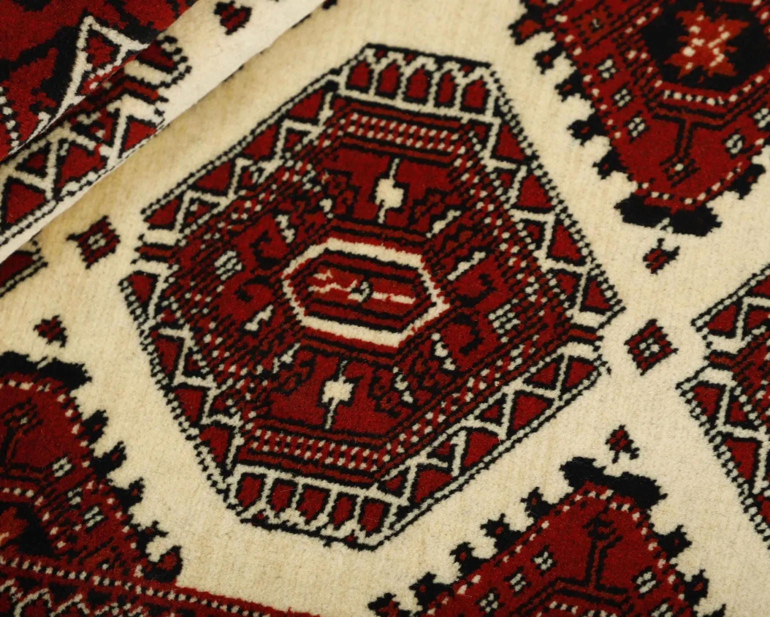 Torkaman Fine orientalisk matta 106 x 150 cm