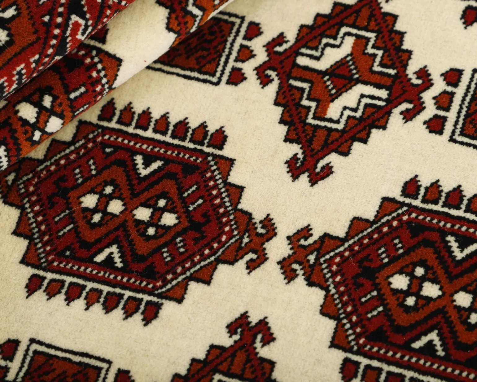 Torkaman Fine orientalisk matta 105 x 157 cm