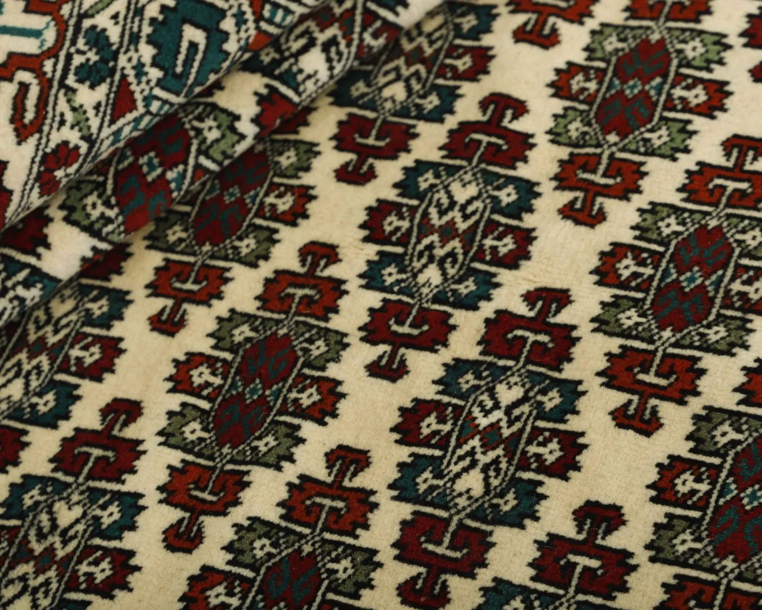 Torkaman Fine orientalisk matta 156 x 247 cm