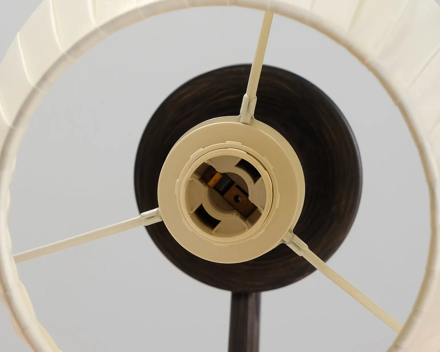 Vägglampa brun