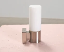 Vägglampa i metall