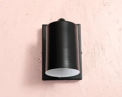 Vägglampa svart