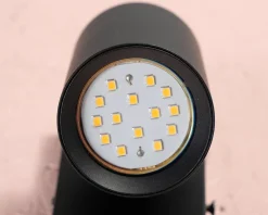 Vägglampa svart
