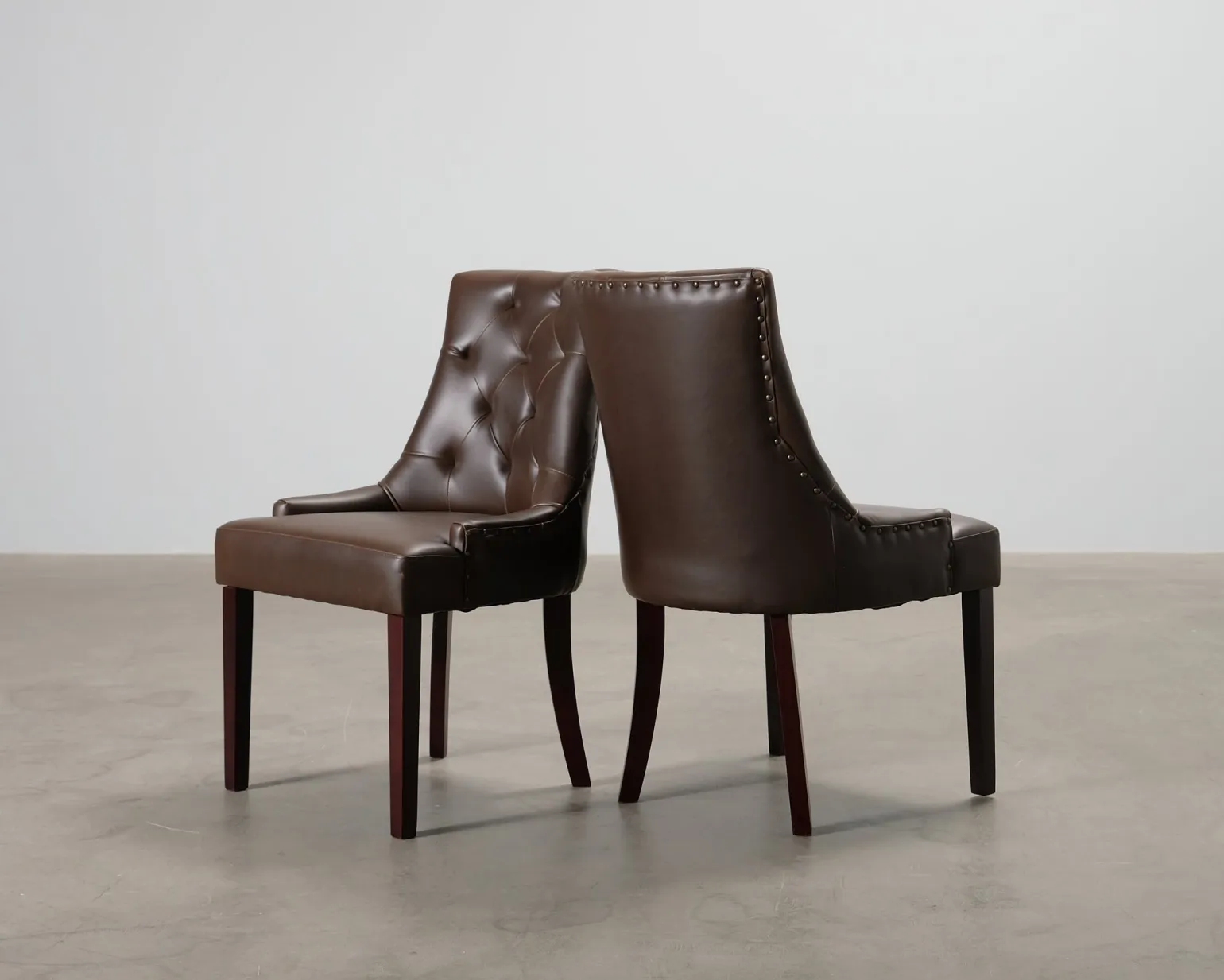 Viktoria matstol brun, set om 2