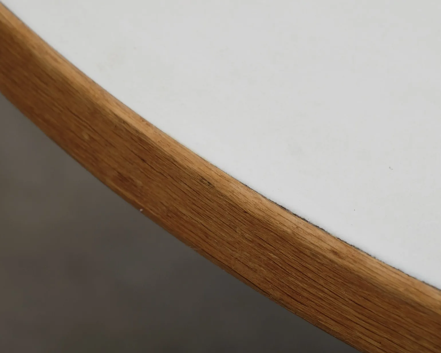 Vintage bordsskiva ø 120 cm vit laminat