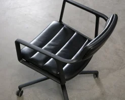 Vipp 452 kontorsstol svart läder