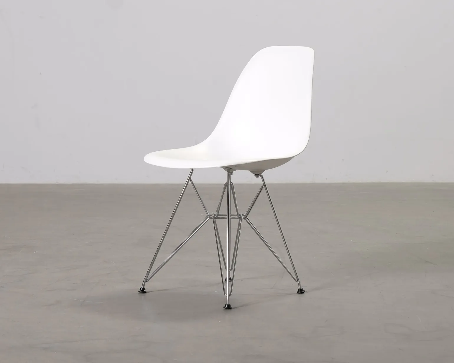 Vitra Eames DSR stol vit