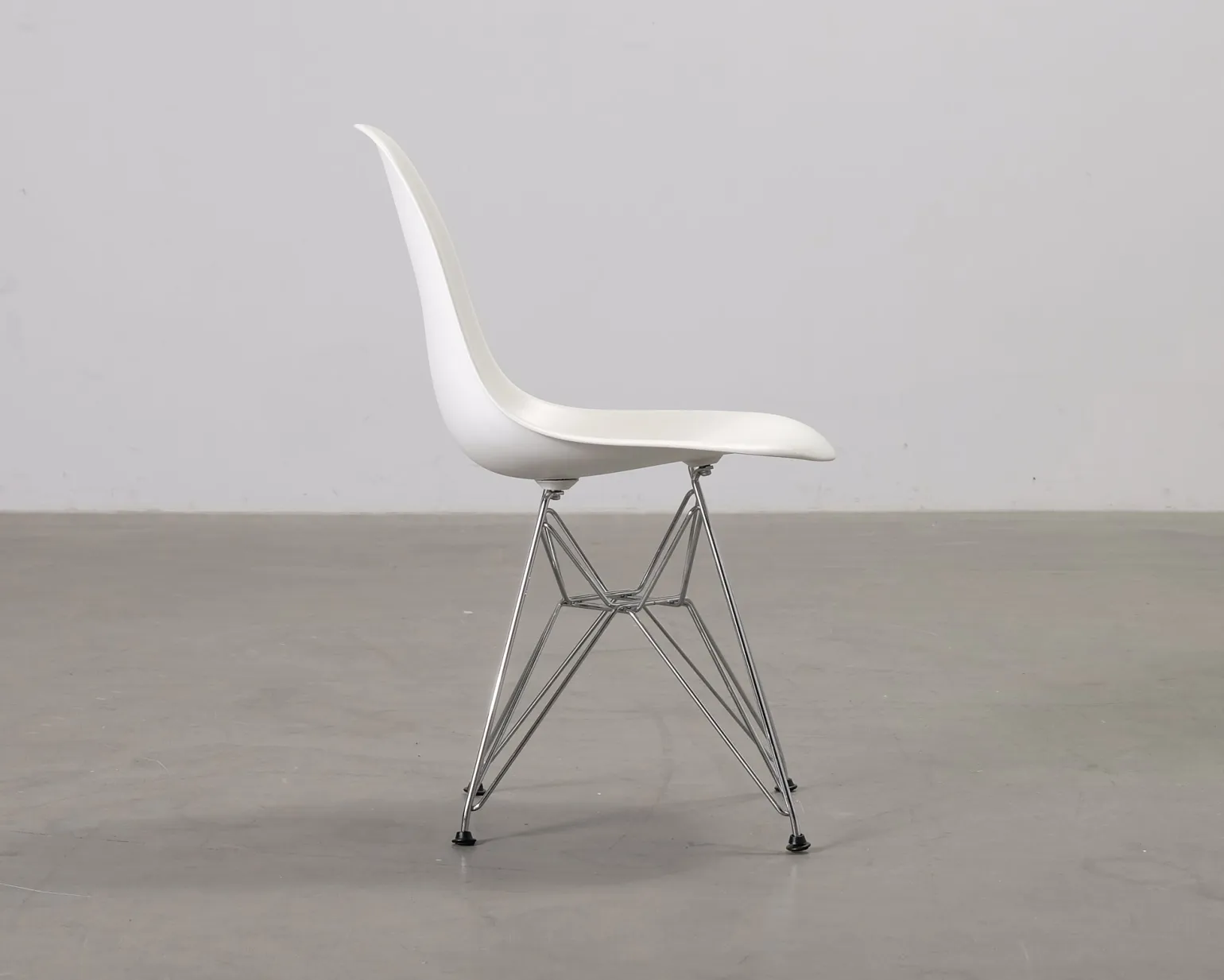 Vitra Eames DSR stol vit