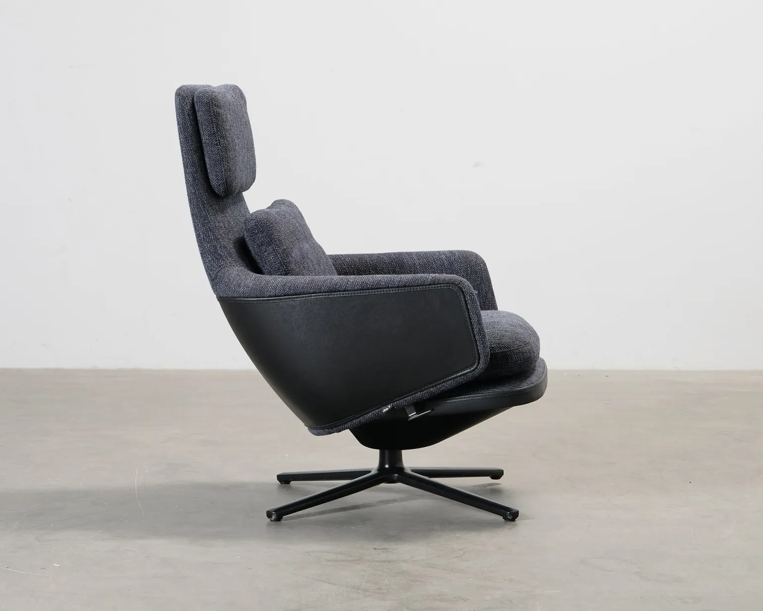Vitra Grand Relax fåtölj blå / svart