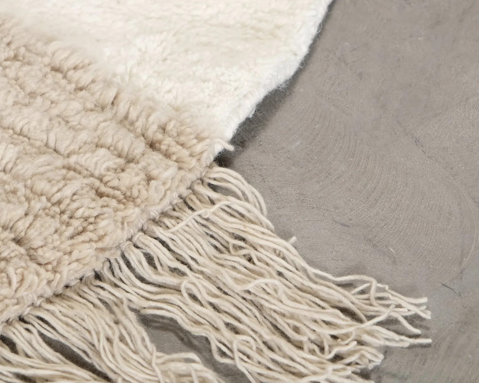 Woven Works Arc ullmatta ø 160 cm vit / beige