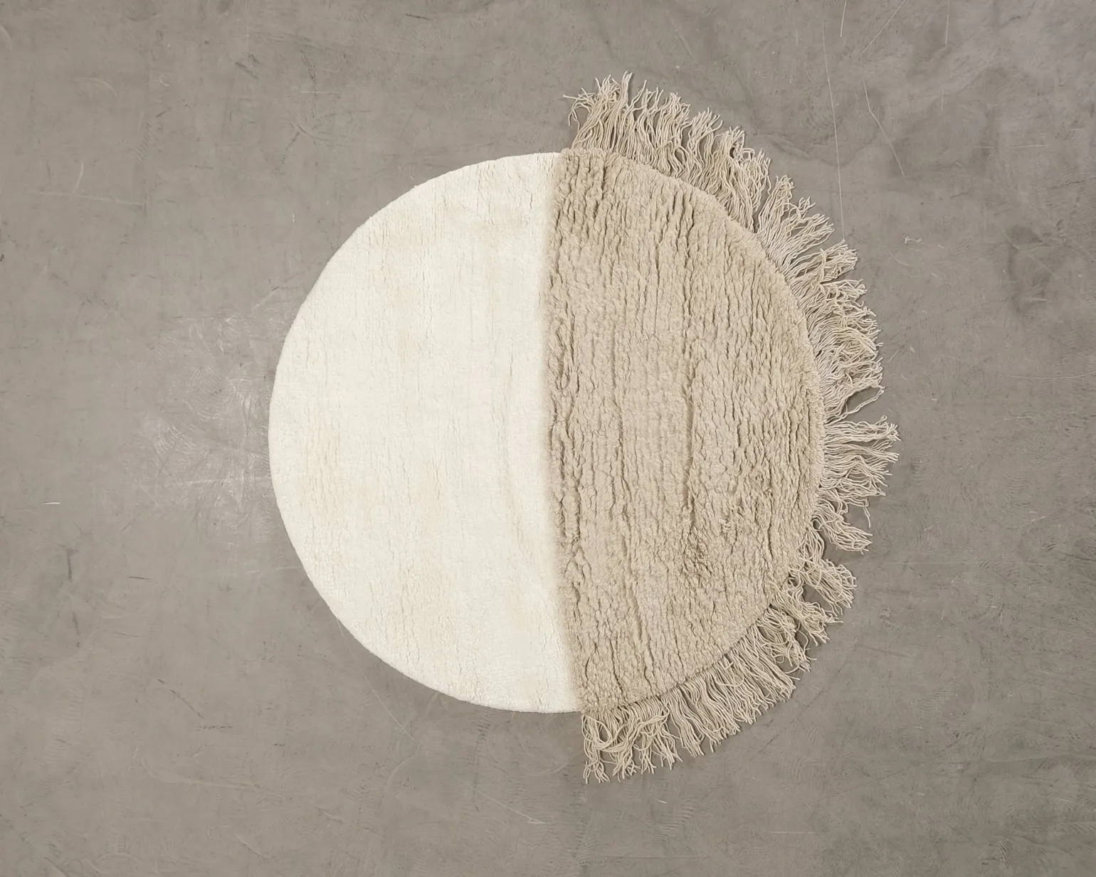 Woven Works Arc ullmatta ø 120 cm vit / beige