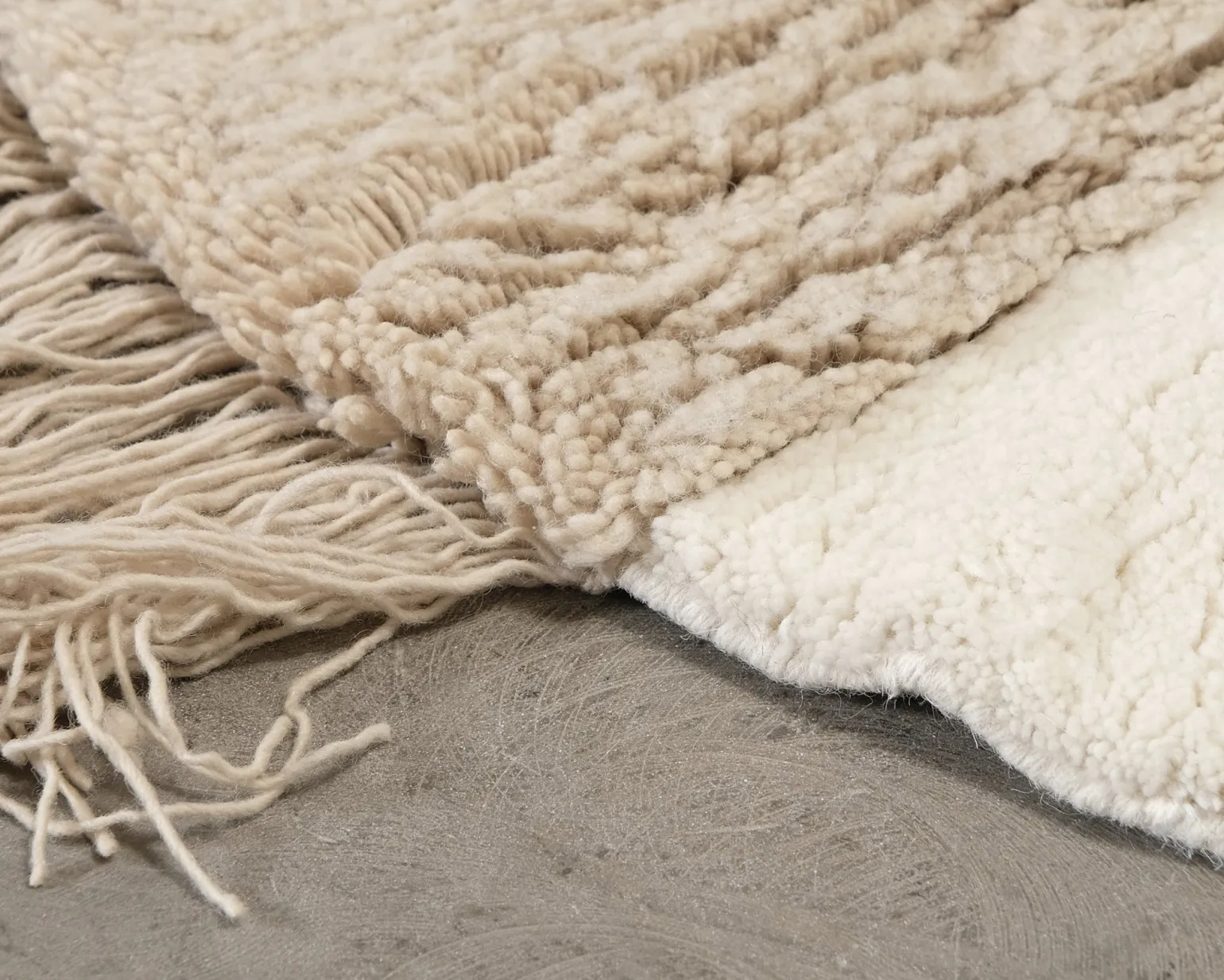 Woven Works Arc ullmatta ø 120 cm vit / beige